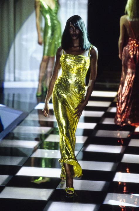 versace bruni naomi cindy|naomi campbell versace runway.